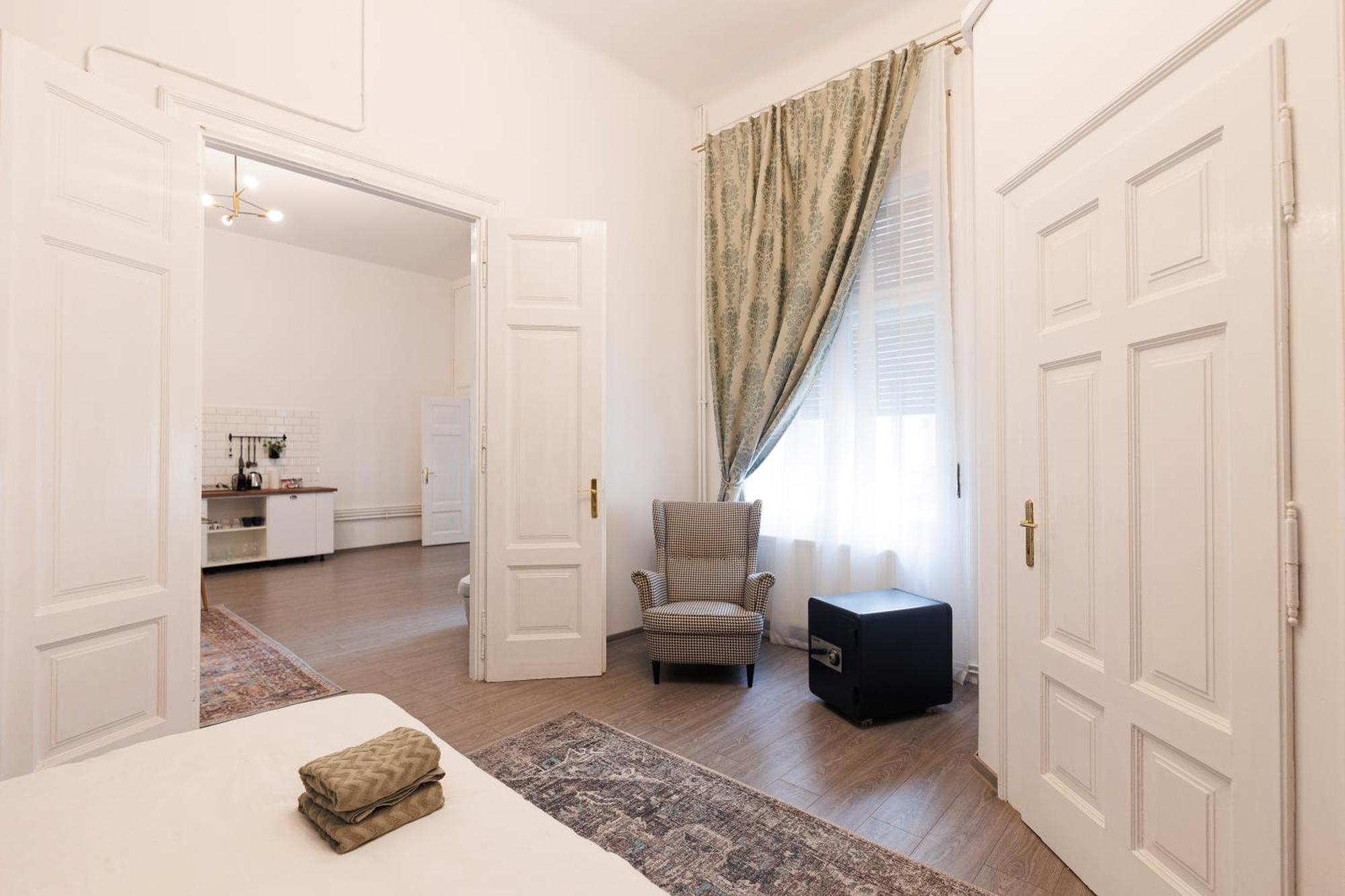 Hidden Gem In The Hearth Of Historical City Center تيميشورا المظهر الخارجي الصورة